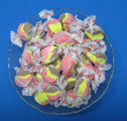 Banana Split Flavored Taffy Town Salt Water Taffy 1 Pound logo