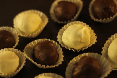 Cruzan Rum Truffles – Triple Chocolate logo