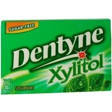 Dentyne Xylitol Chewing Gum Spearmint Flavor, Sugar Free, 12.6g (Pack of 6) logo