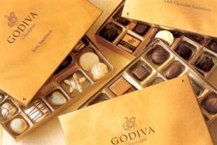 Godiva Gold Ballotin Assorted 19-piece Box logo