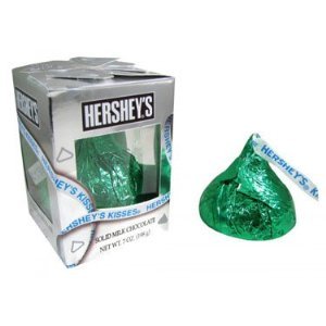 Hershey’s Giant Kiss Holiday 7oz Green Foil Pack of 3 logo