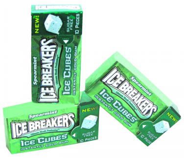 Ice Breakers Ice Cubes Gum – Spearmint, 8 Count logo