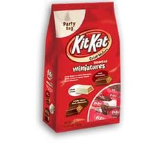 Kit Kat Mini’s Variety Pack, Milk Chocolate, White Chocolate and Dark Chocolate, 36oz Bag (Pack of 2) logo