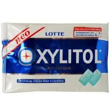 Lotte Xylitol Sugar Free Gum Artificial Fresh Mint Flavoured 12 G. (4 Packs) logo