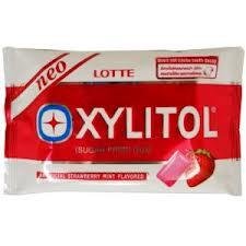 Lotte Xylitol Sugar Free Gum Artificial Strawberry Mint Flavoured 12 G. (4 Packs) logo