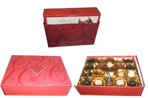 Lyndon Reede Fine Chocolate Collection Belgian Holiday Christmas Assortment Gift 17.6 Ounce Box logo