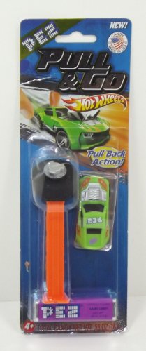 Pez Pull & Go Candy Dispenser Hot Wheels–green logo