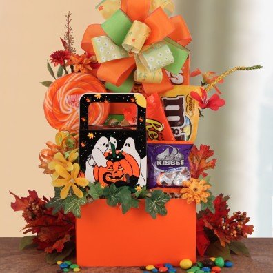 Scary Good Halloween Candy Gift Basket logo