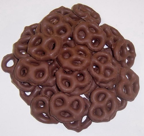 Scott’s Cakes 1 Lb. Chocolate Covered Pretzels In A Decorative Tray With Krinkle Paper logo