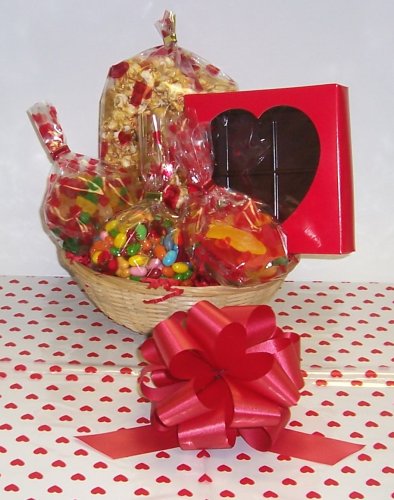 Scott’s Cakes Small Be Mine Valentine Basket Handle Heart Wrapping logo