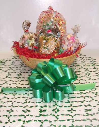 Scott’s Cakes Small Beach Lovers Christmas Basket No Handle Holly Wrapping logo