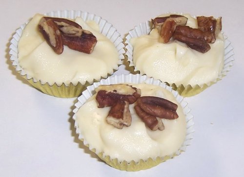 Scott’s Cakes White Chocolate Pecan Clusters In A Decorative Box logo