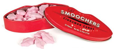 Smoochers Cinnamon Lip, shaped Candy Mints In Collectible 1 Tin logo